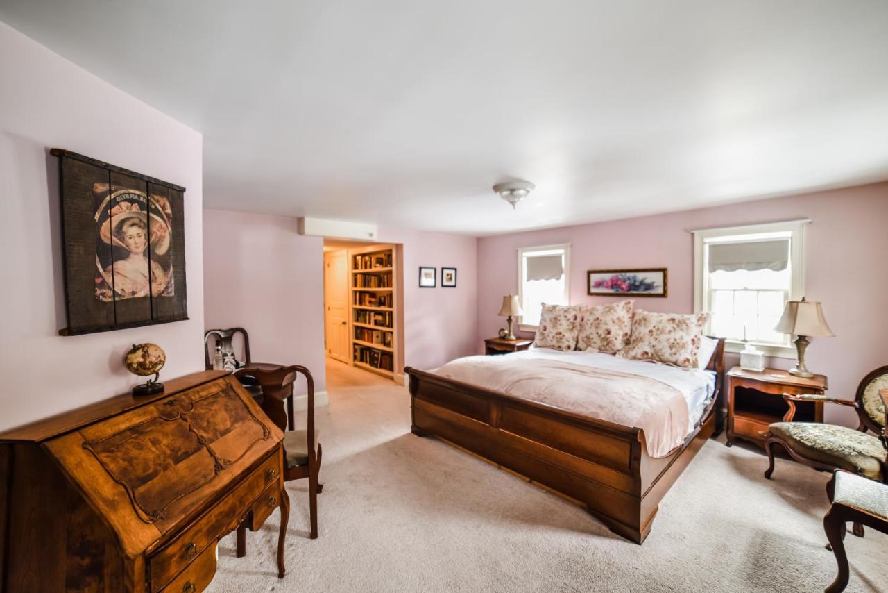 Inn Adair Country & Restaurant