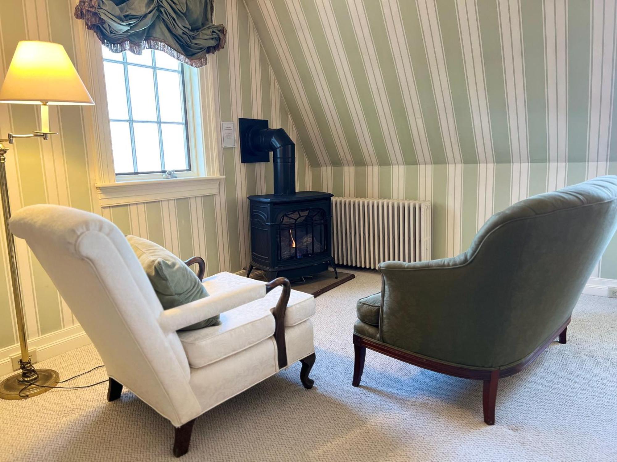 Adair Country & Restaurant Inn 4*