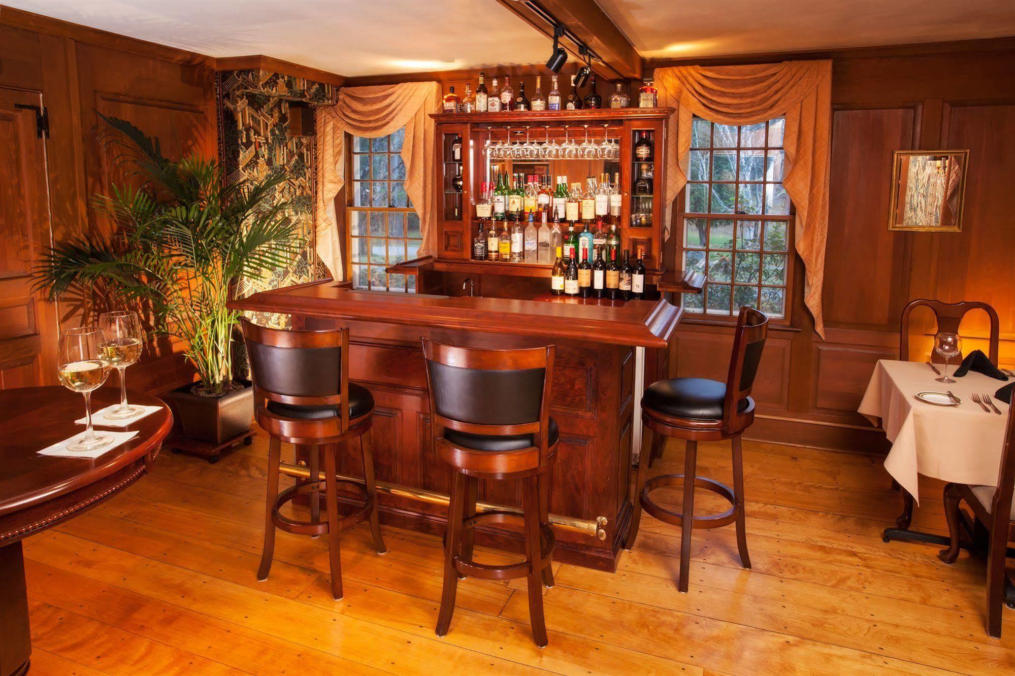 Adair Country & Restaurant Inn 4*