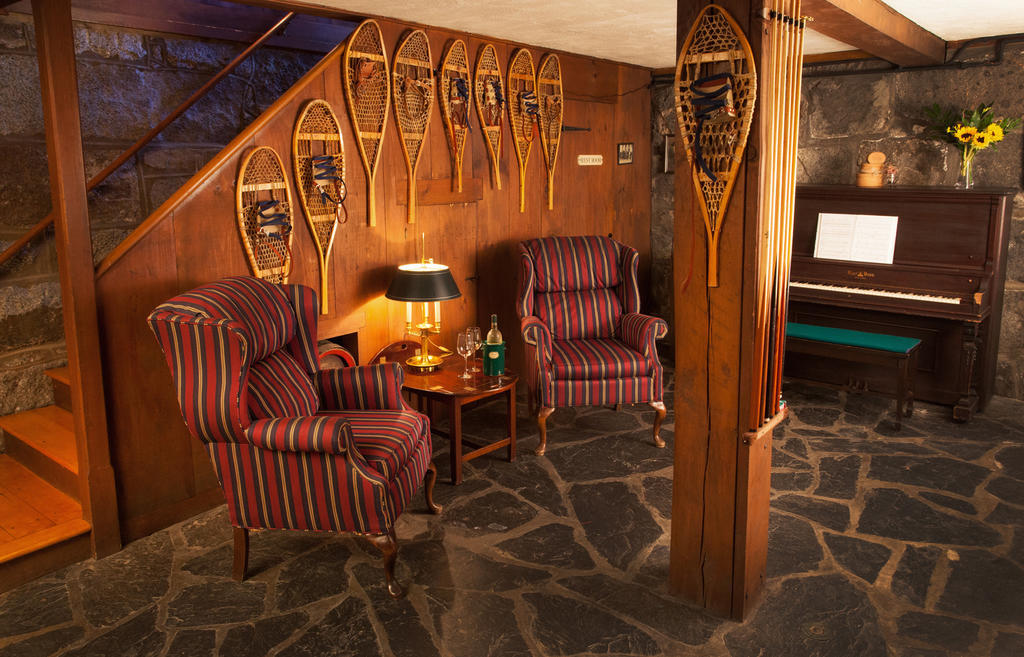 Inn Adair Country & Restaurant