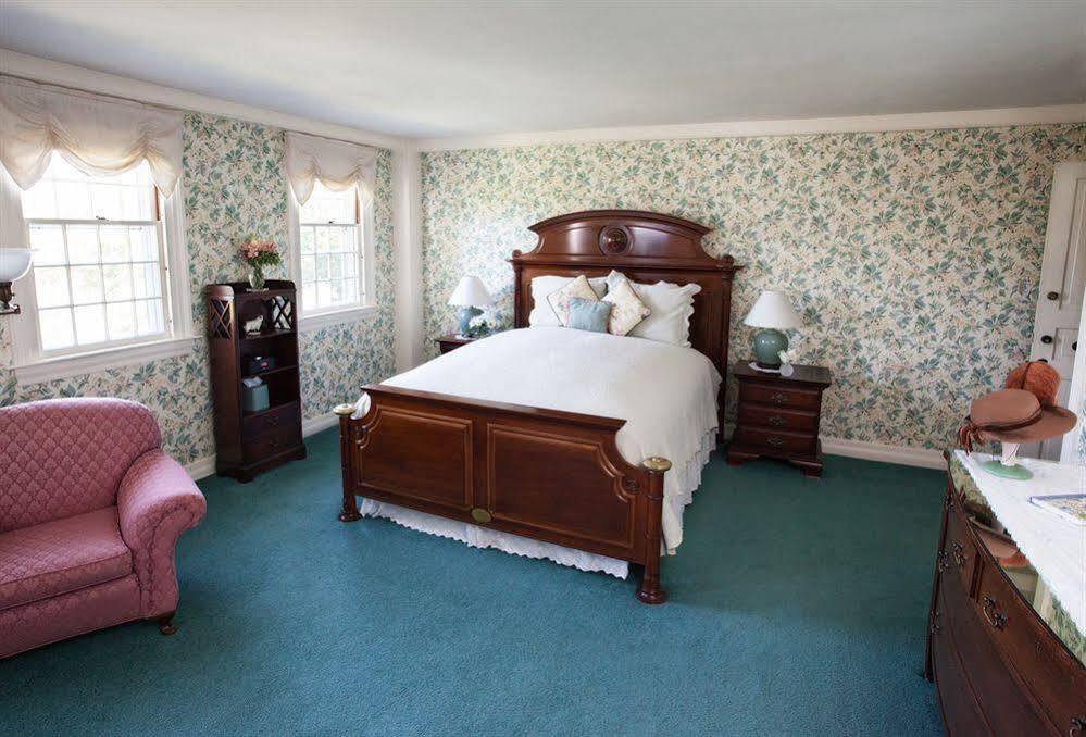 Inn Adair Country & Restaurant