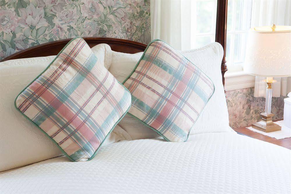 Adair Country & Restaurant 4*